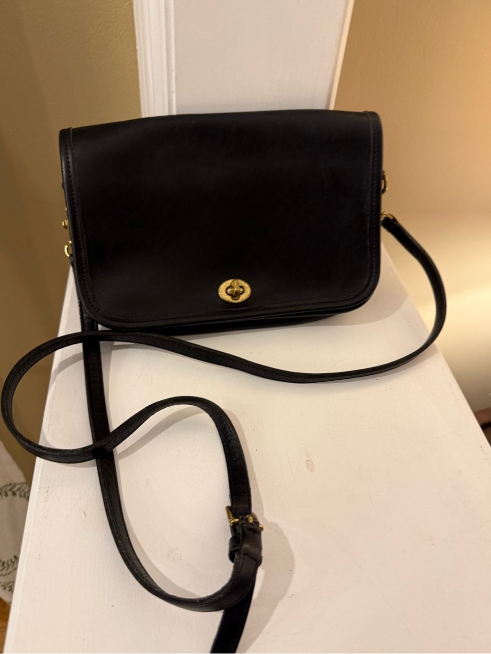 Vintage Coach 9755 Pocket Purse Black Leather Crossbody 1998 USA Brass Penny